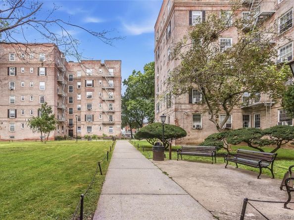 56-05 31 Avenue 2, Woodside NY 11377