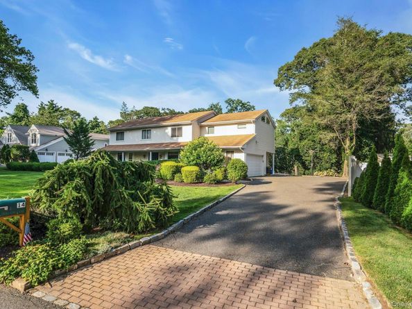 14 Tree Hollow Lane, Dix Hills NY 11746