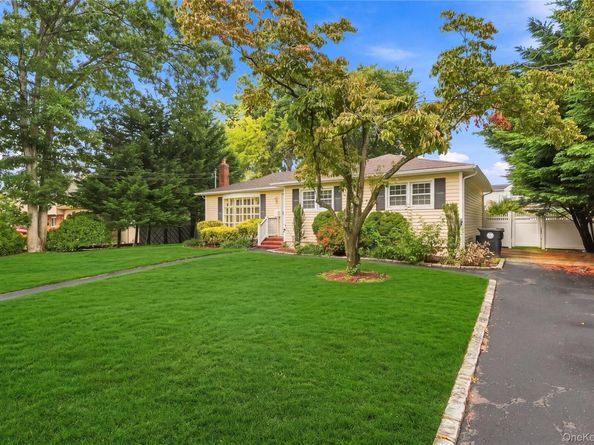23 Roy Avenue, West Islip NY 11795
