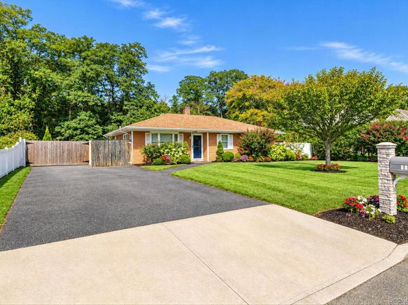 542 Agamemnon Avenue, Bellport NY 11713