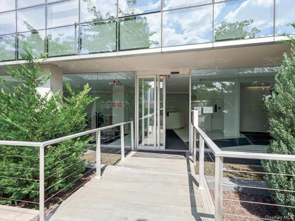 519 Borden Avenue 1H, Long Island City NY 11101