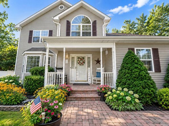 8 Sommerset Drive, Yaphank NY 11980