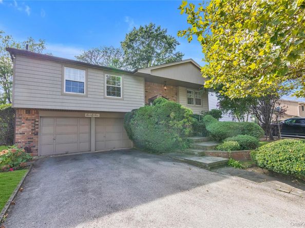 22 Valley Lane W, North Woodmere NY 11581