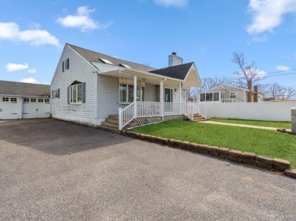 125 W 3rd Street, Ronkonkoma NY 11779