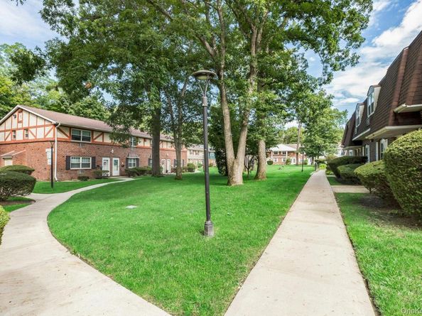 21 Glen Hollow Drive G9, Holtsville NY 11742