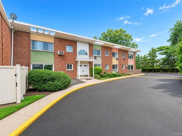 263 N Newbridge Road, Levittown NY 11756
