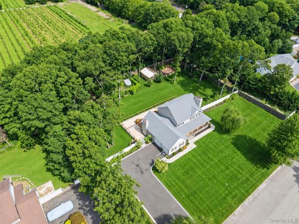 7 Sander Court, Middle Island NY 11953