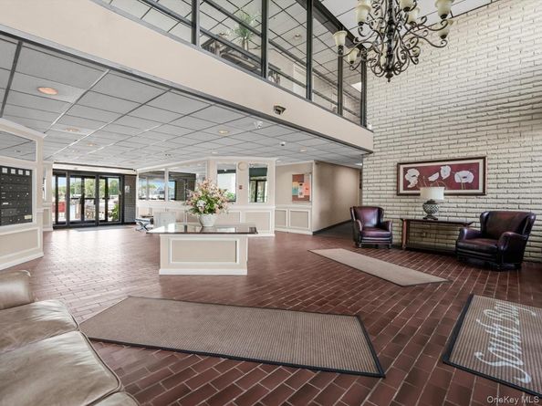 31 Casino Street 3J, Freeport NY 11520