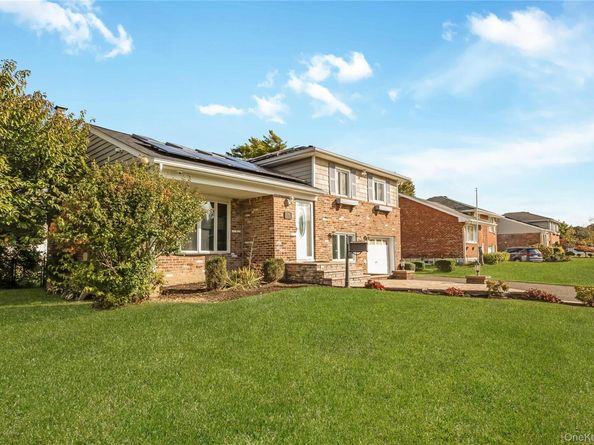 19 Grant Street, Farmingdale NY 11735