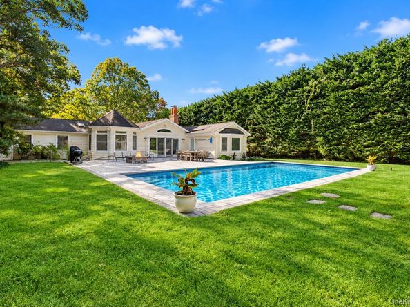 12 Birchwood Lane, East Quogue NY 11942