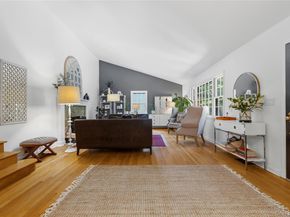 2 Sherwood Place, Scarsdale NY 10583