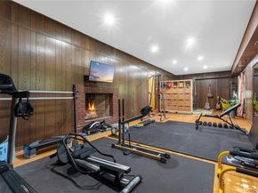 2 Sherwood Place, Scarsdale NY 10583