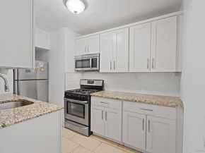 139-15 83rd Avenue 305, Briarwood NY 11435