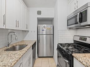 139-15 83rd Avenue 305, Briarwood NY 11435