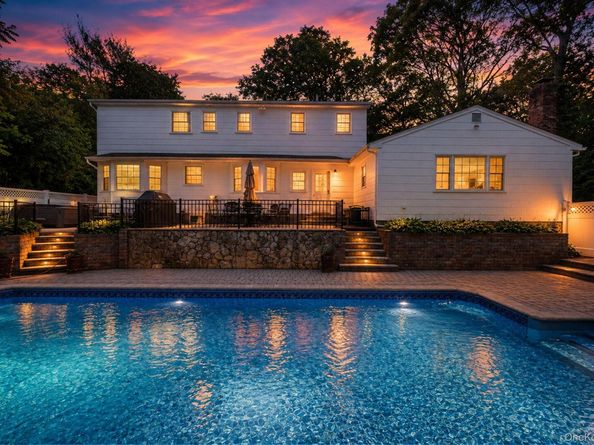 14 Sandpiper Court, Smithtown NY 11787