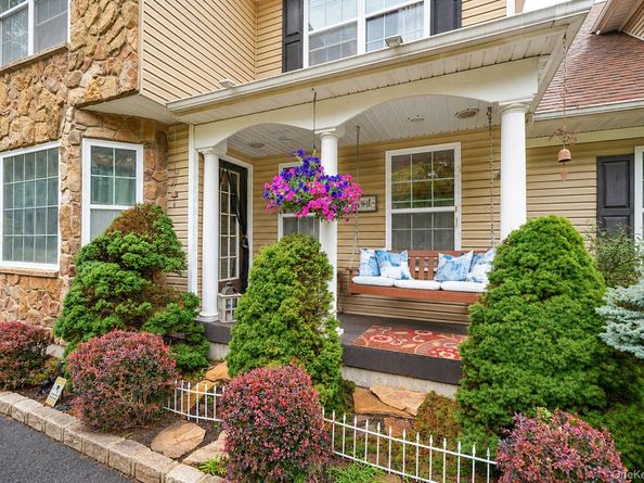 17 Holmes Avenue, Eastport NY 11941