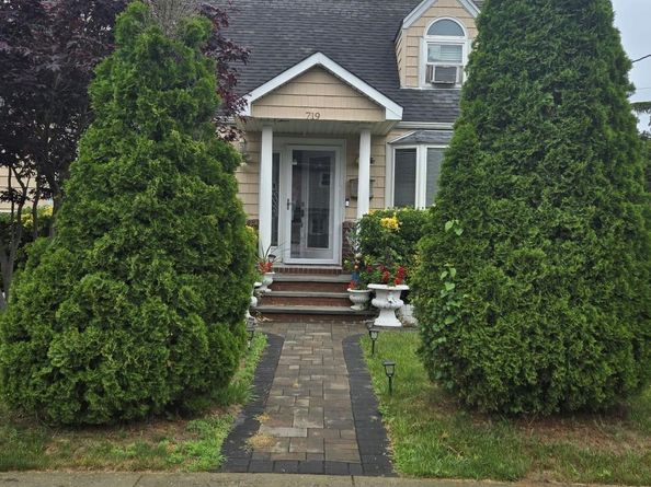 719 Oriole Avenue, West Hempstead NY 11552
