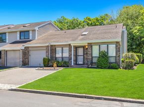 73 S Pond Lane, Smithtown NY 11787