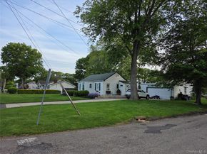 76 Hanrahan Avenue, Farmingville NY 11738