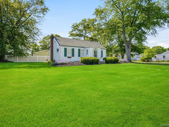 76 Hanrahan Avenue, Farmingville NY 11738