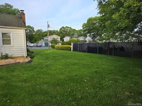 76 Hanrahan Avenue, Farmingville NY 11738