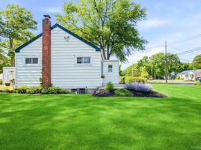 76 Hanrahan Avenue, Farmingville NY 11738