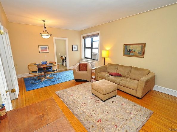 143 Garth Road 5J, Scarsdale NY 10583