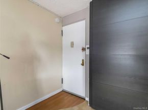 7-25 166 Street 6A, Beechhurst NY 11357