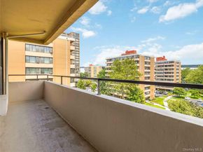 7-25 166 Street 6A, Beechhurst NY 11357
