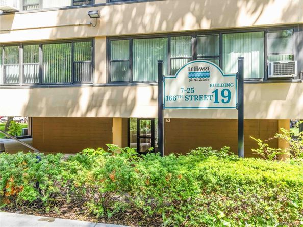 7-25 166 Street 6A, Beechhurst NY 11357