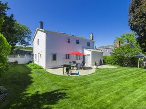 29 Beaumont Lane, Lake Grove NY 11755