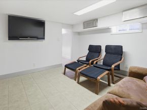 261-21 Pembroke Avenue, Great Neck NY 11020