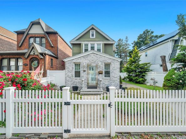 220-16 107th Avenue, Queens Village NY 11429