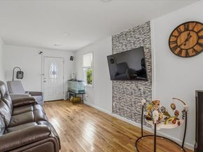 3093 Royal Avenue, Oceanside NY 11572