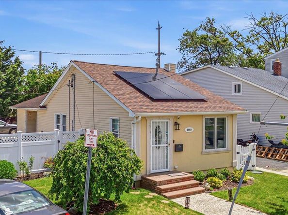 3093 Royal Avenue, Oceanside NY 11572