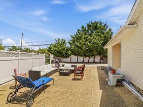 3093 Royal Avenue, Oceanside NY 11572