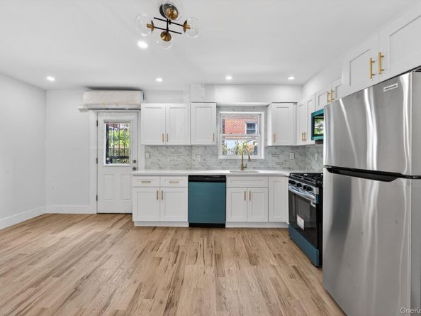 1061 E 218th Street, Bronx NY 10469