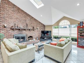 2 Eton Court, Plainview NY 11803