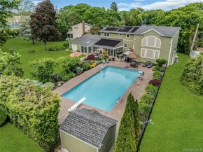 2 Eton Court, Plainview NY 11803
