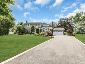 2 Eton Court, Plainview NY 11803