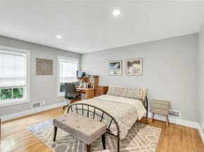 2 Eton Court, Plainview NY 11803