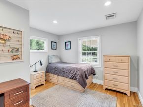 2 Eton Court, Plainview NY 11803