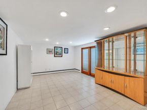 1827 Roberta Lane, Merrick NY 11566