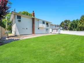 1827 Roberta Lane, Merrick NY 11566