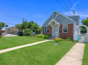 149 Arlington Street, Mineola NY 11501