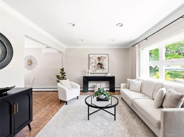 19 Radcliff Avenue, Port Washington NY 11050