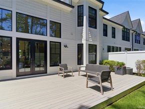 102 Three Ponds Lane E, Woodbury NY 11797