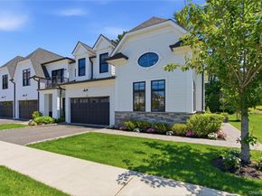 102 Three Ponds Lane E, Woodbury NY 11797