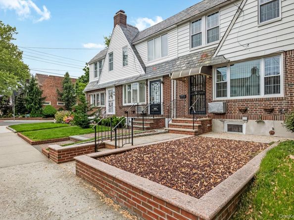 65-56 77th Place, Middle Village NY 11379