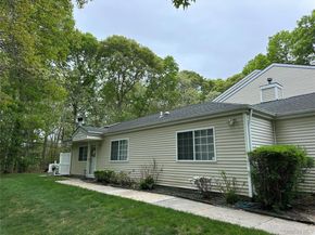 89 Rabbit Run, Manorville NY 11949
